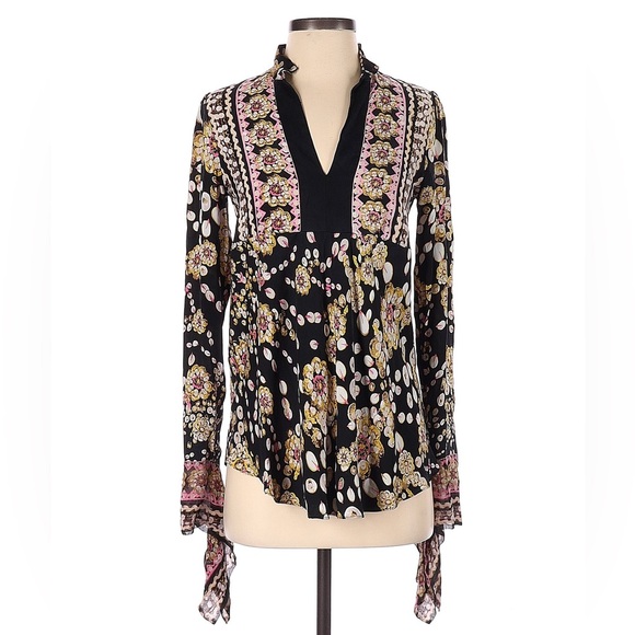 Diane Von Furstenberg Tops - Diane von Furstenberg Black/Floral Silk Blouse size small